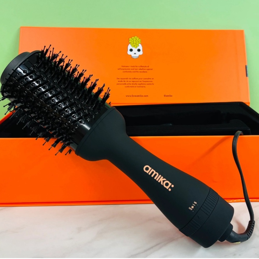 Amika hair 2.0 Blow Dryer Brush